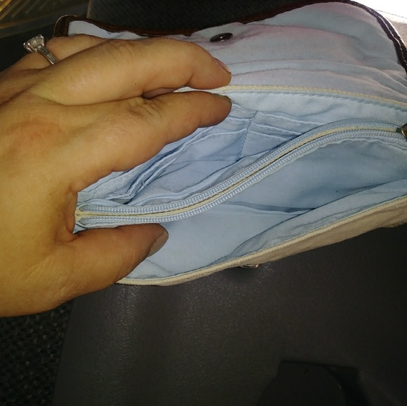 White wallet - Picture 3 of 3